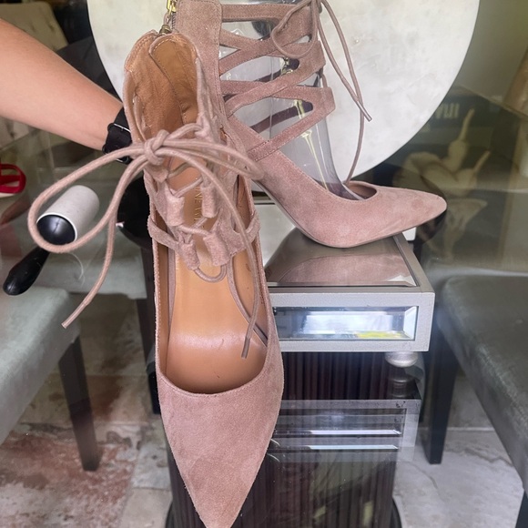 Nine West 8.5 women’s shoes .. Heels are 3.5 inches - Picture 3 of 4